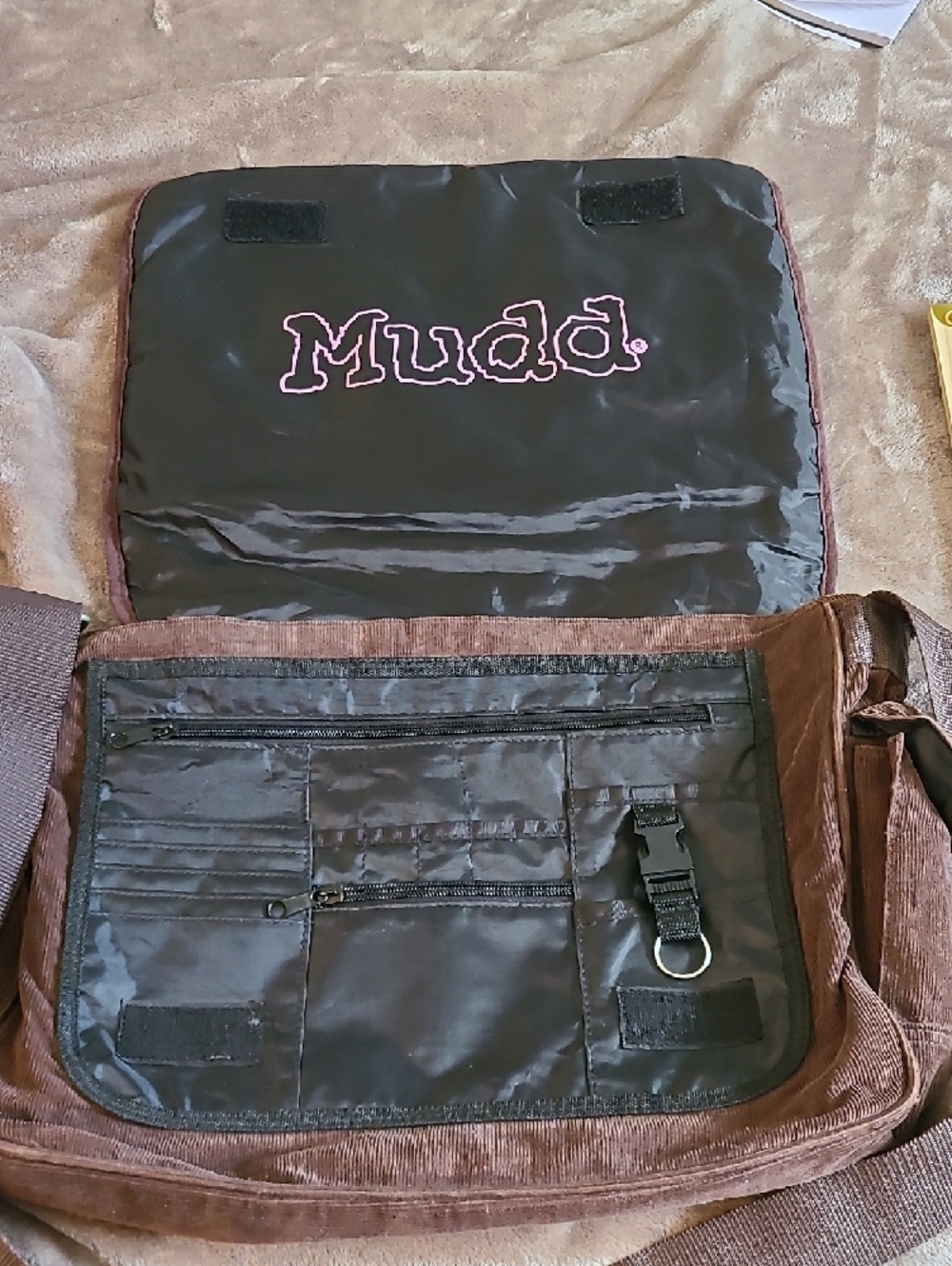 Mudd Brown Corduroy Messenger Bag with Floral And Butterfly Embroidery Y2K 90s - Picture 3 of 6